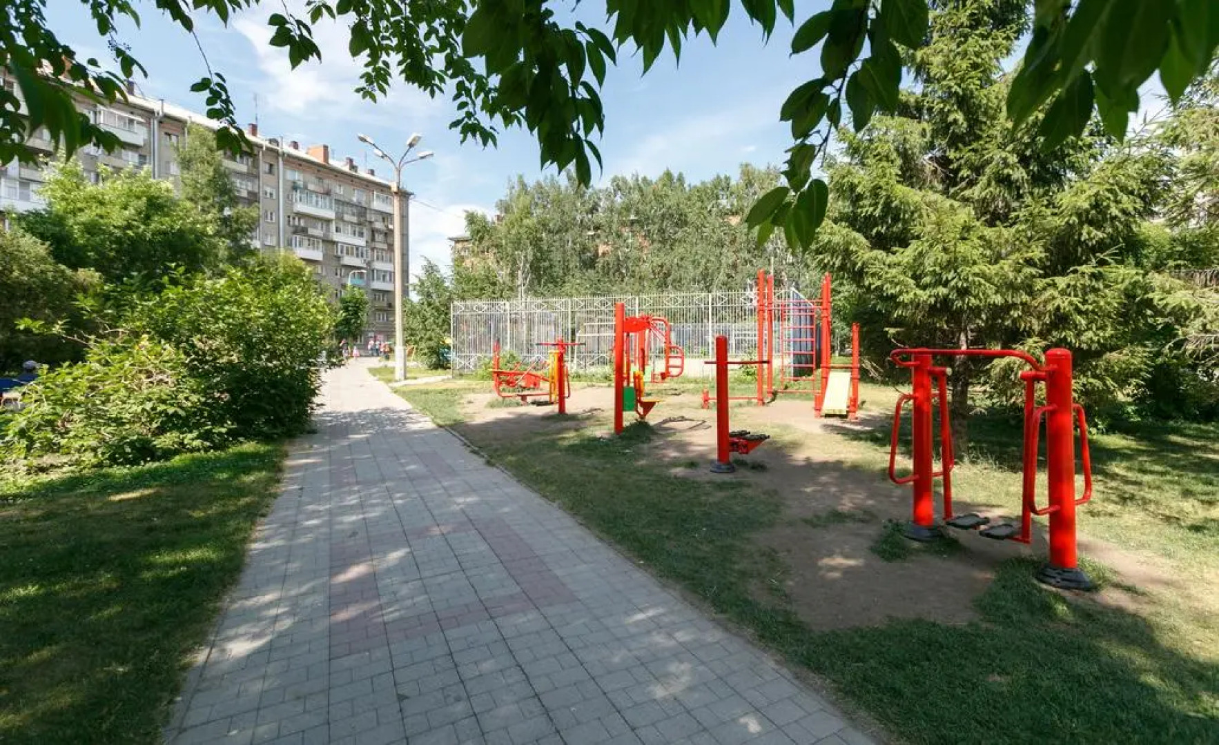 Апартаменты Юсинн на  пр-те Красный, д. 188