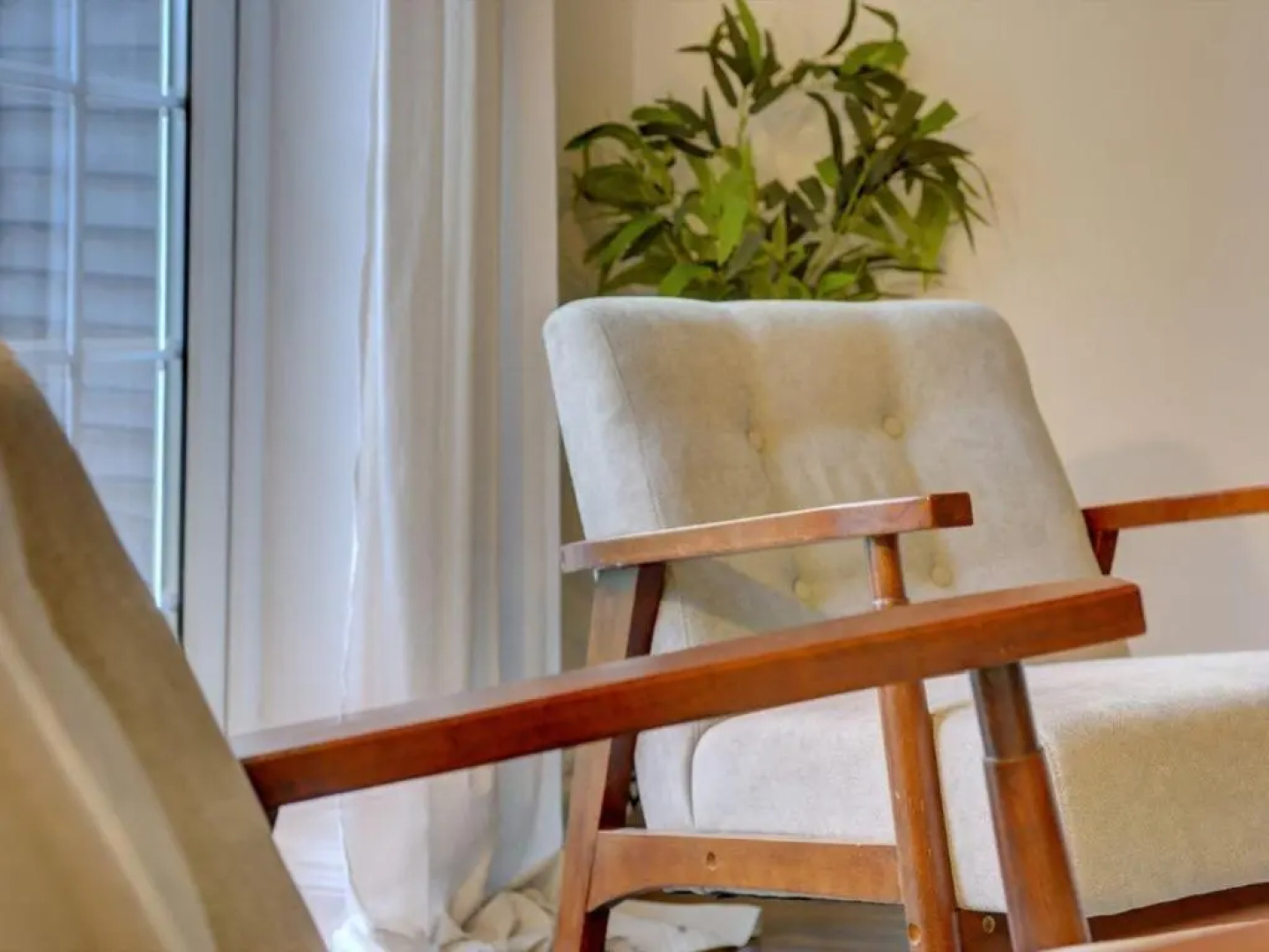 The Snagge I eco-Serviced Accommodation I A Cute Detached House I Large Garden I Pet Friendly I Free Parking I By SILVA