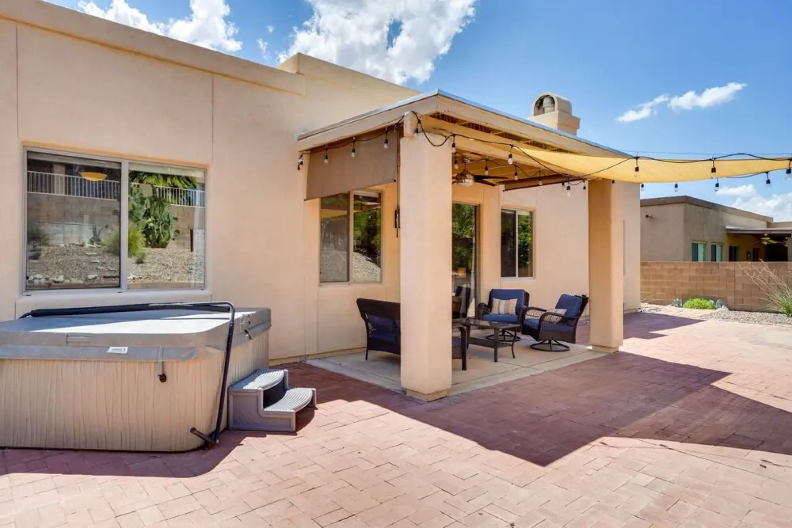Luxury Tucson Retreat: Patio, Hot Tub & Fireplace