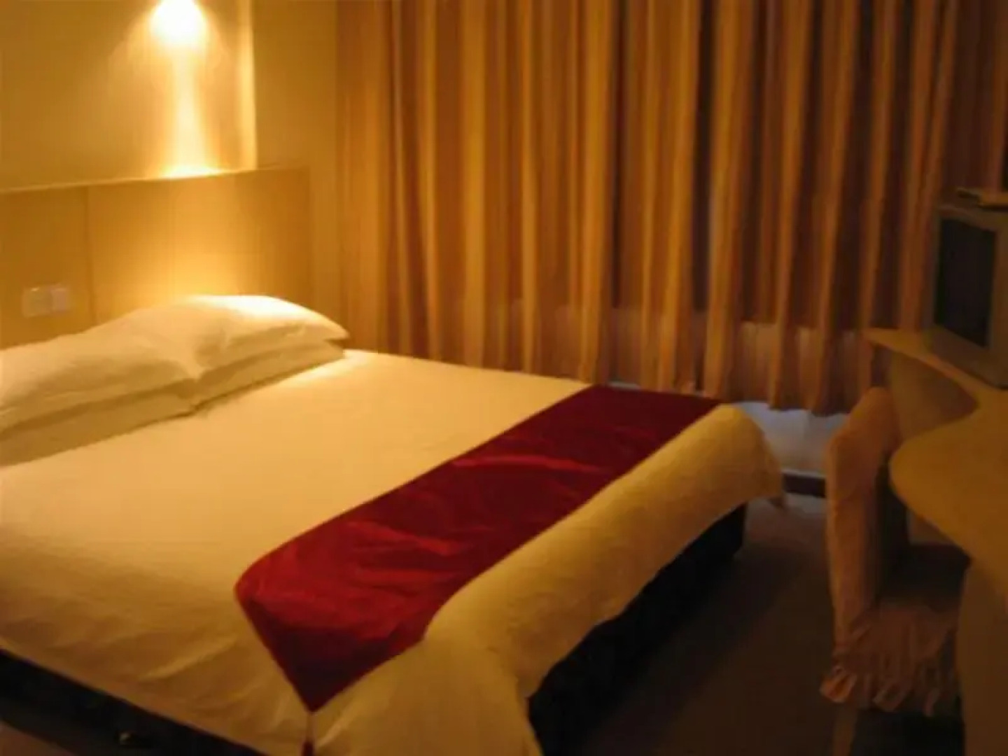 Baolong Homelike Shanghai Railway Station Branch