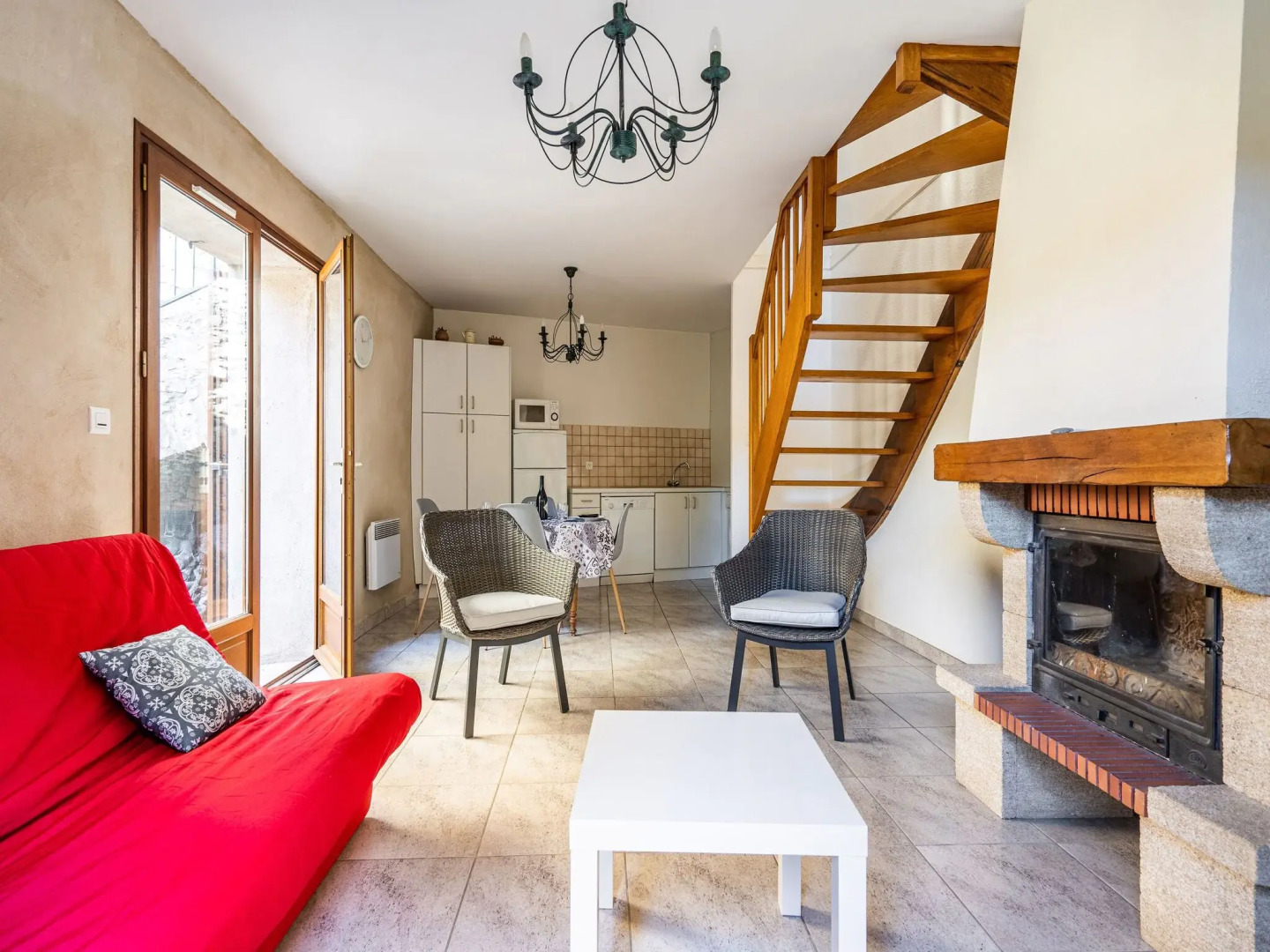 Vineyards & Village Stay