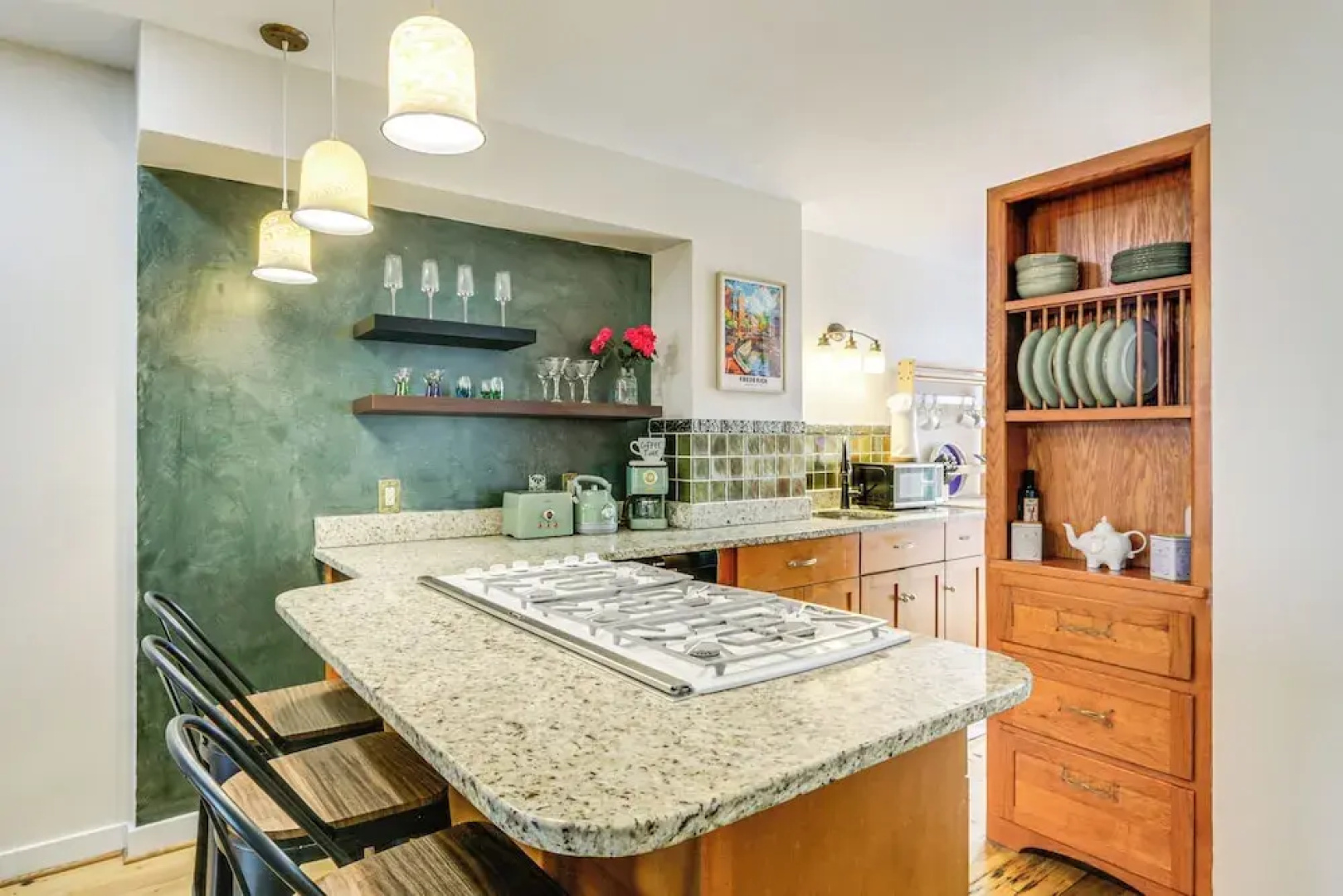 Dtwn at Your Door: Historic Frederick Gem w/ Yard!
