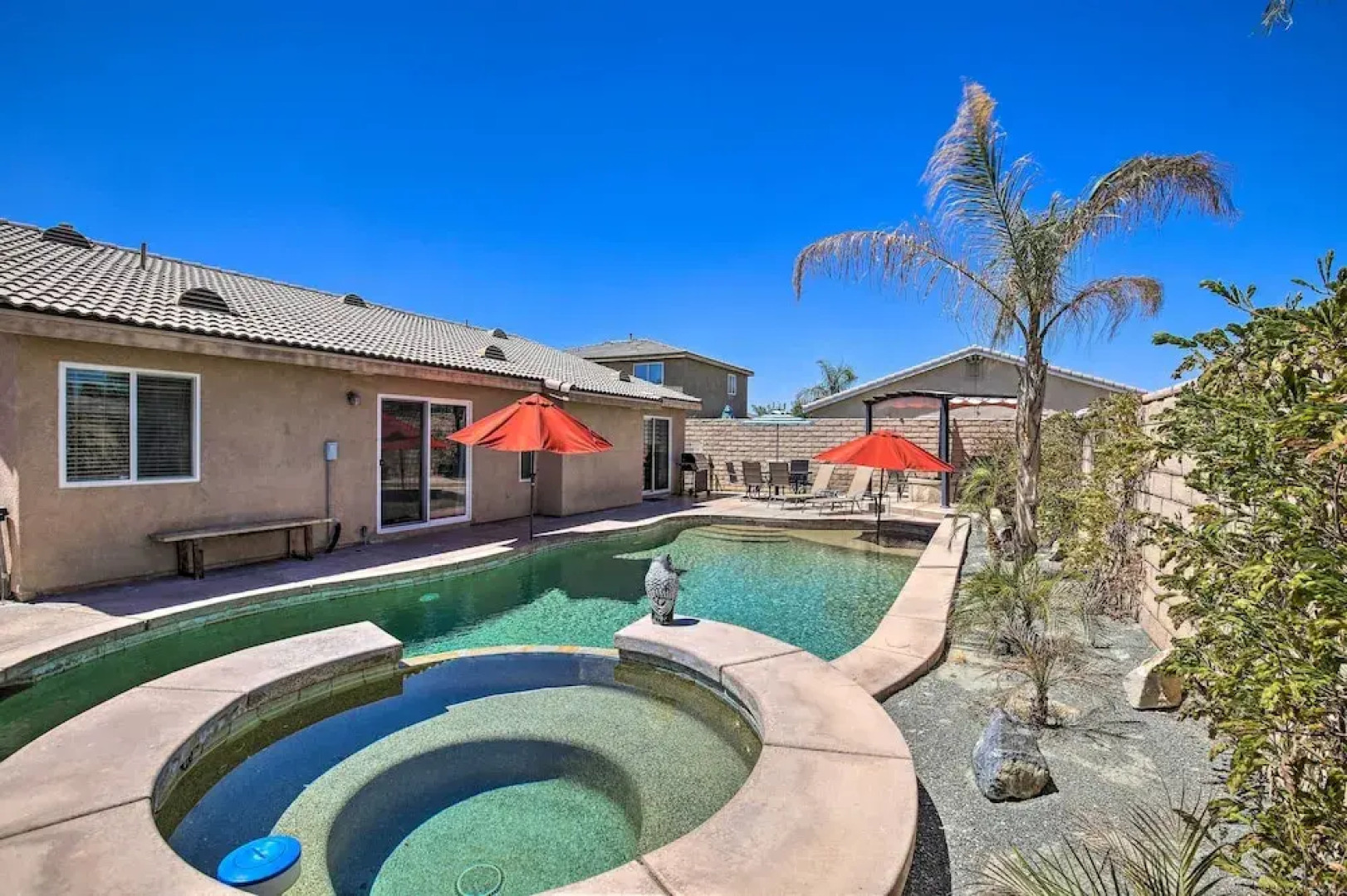 Coachella Retreat: Pool, Near Music Festivals