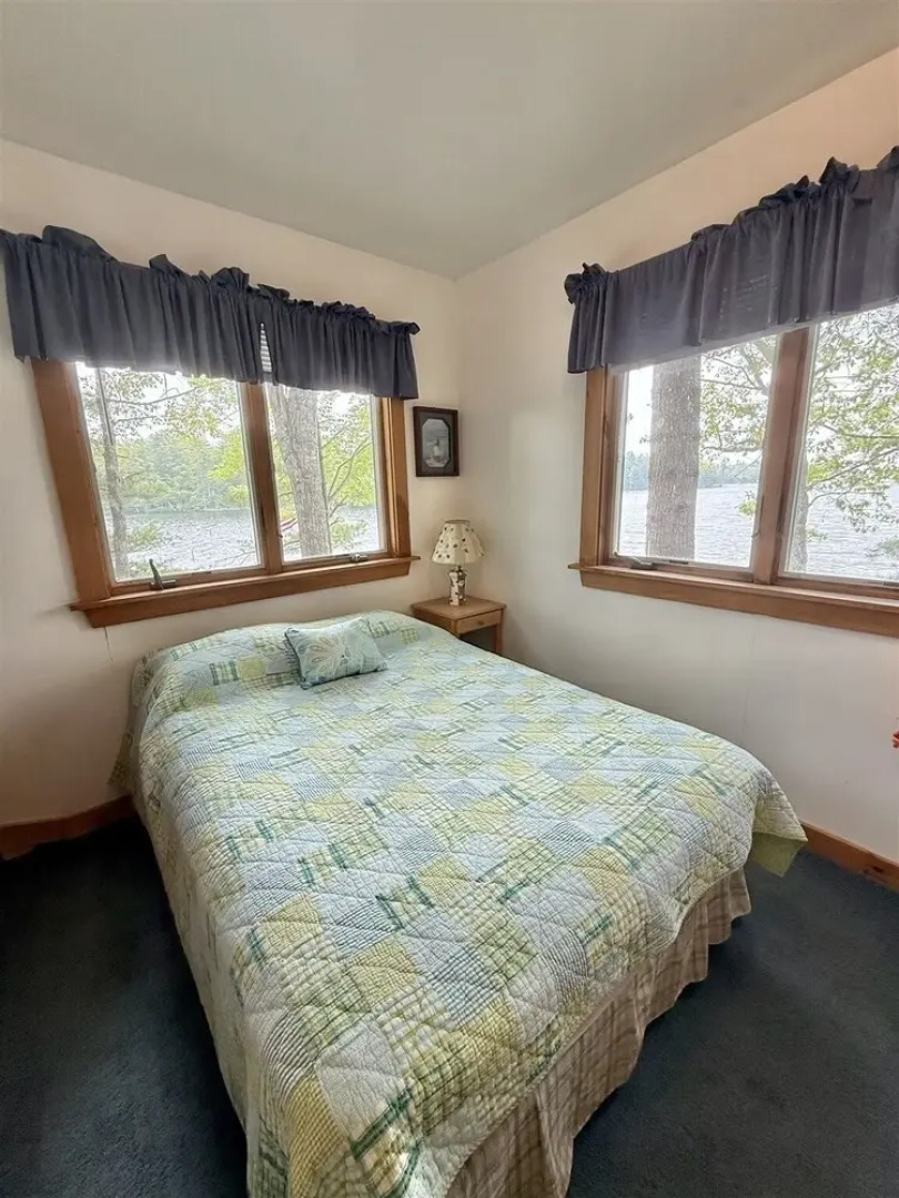 Paradise Point Limit 10 4 Bedroom Cottage by RedAwning