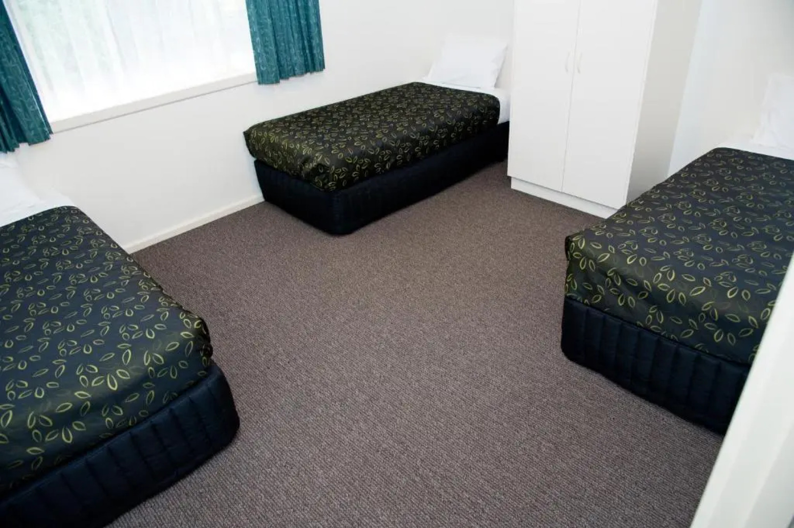 Sportsmans Motor Inn