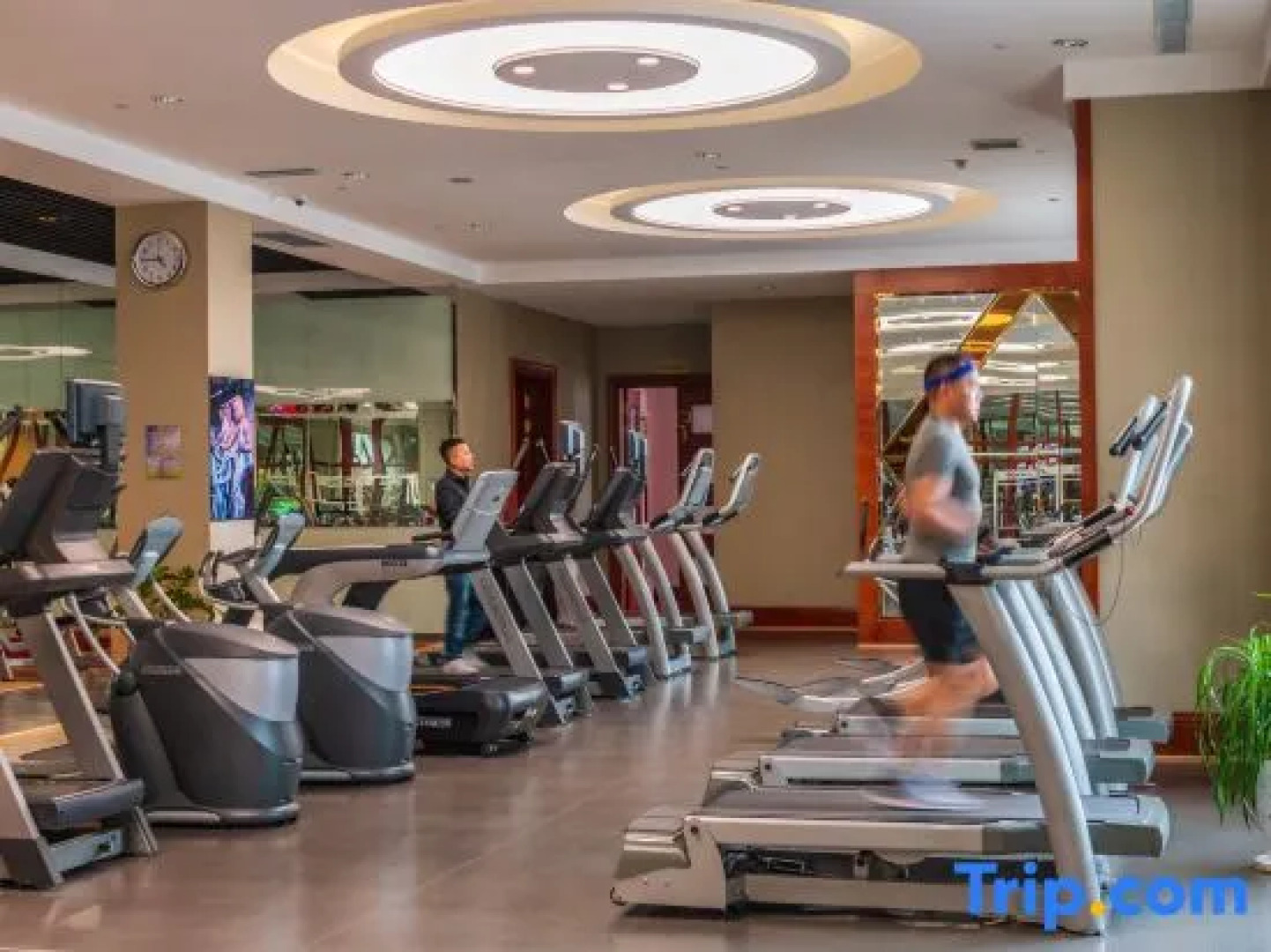 Huasheng Jiangquan Hotel & Town