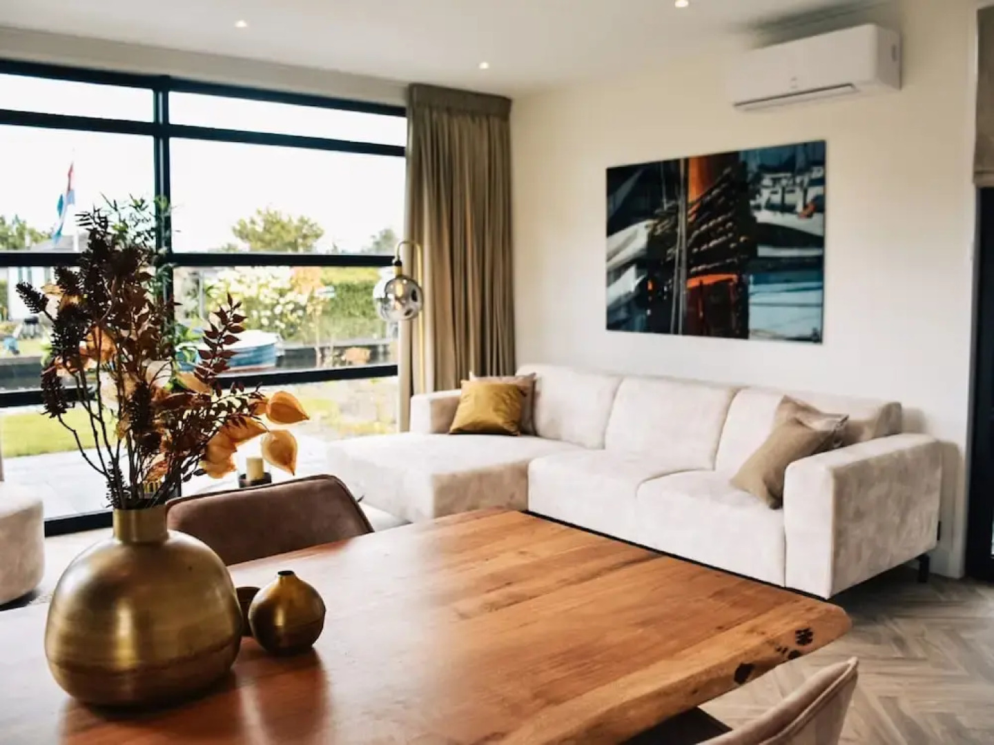 Luxury Waterfront Escape