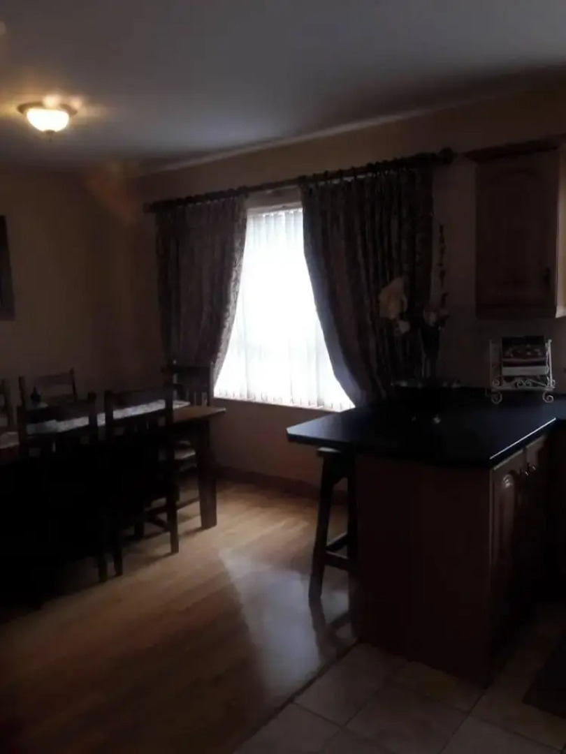 Carndonagh - 3-bedrooms - Sleeps 6/7 - Garden