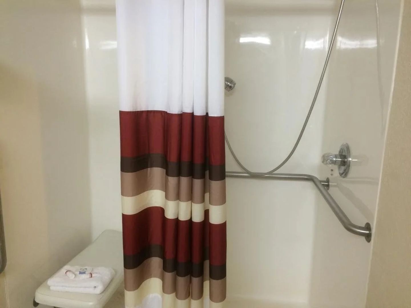 Countryside Suites Kansas City Independence I-70E Sports Complex Hotel