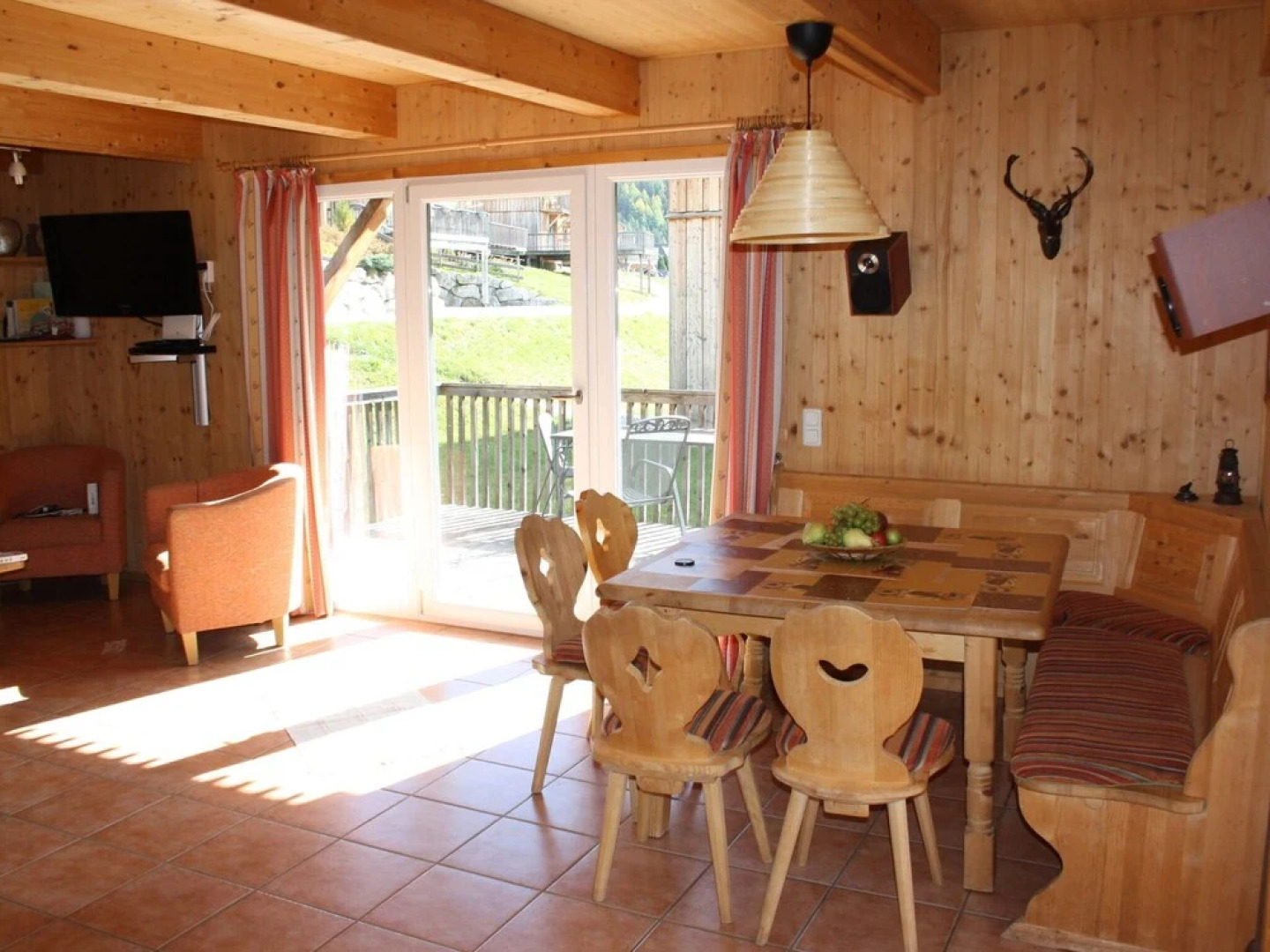 Cozy Chalet in Hohentauern near Ski Lift