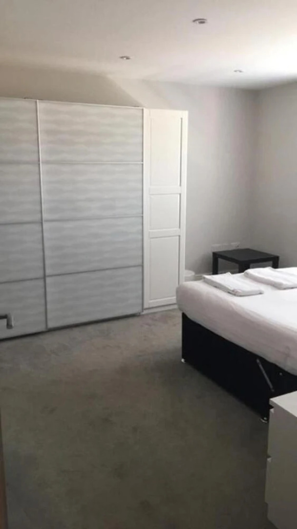 Lovely 2-bed Apartment in Brentwood