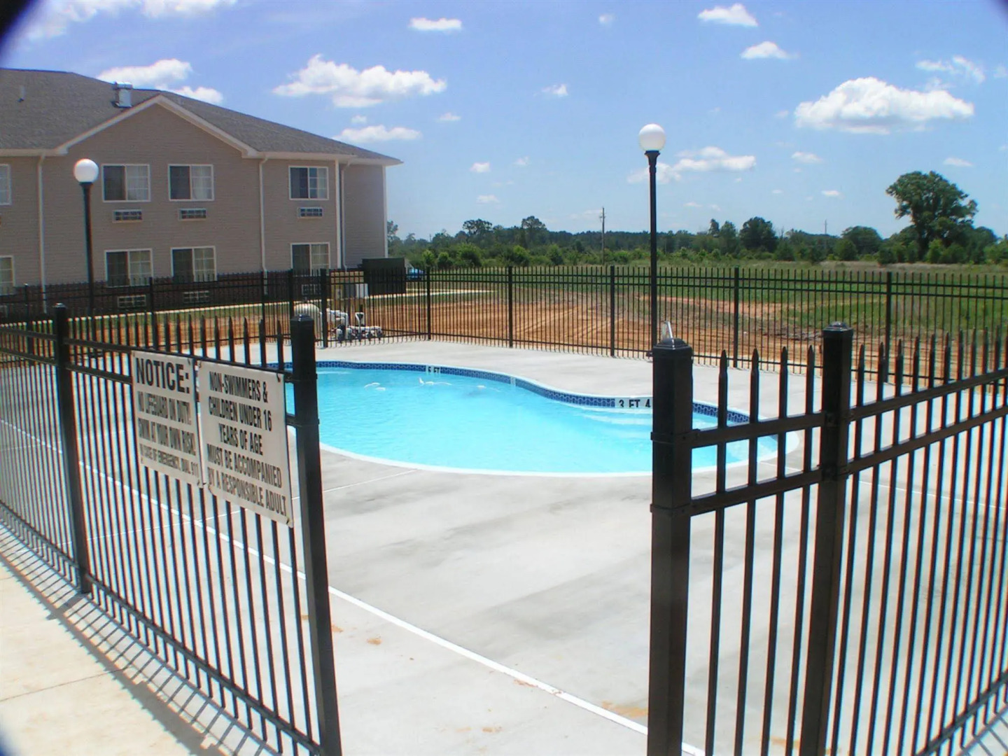 Heritage Inn & Suites