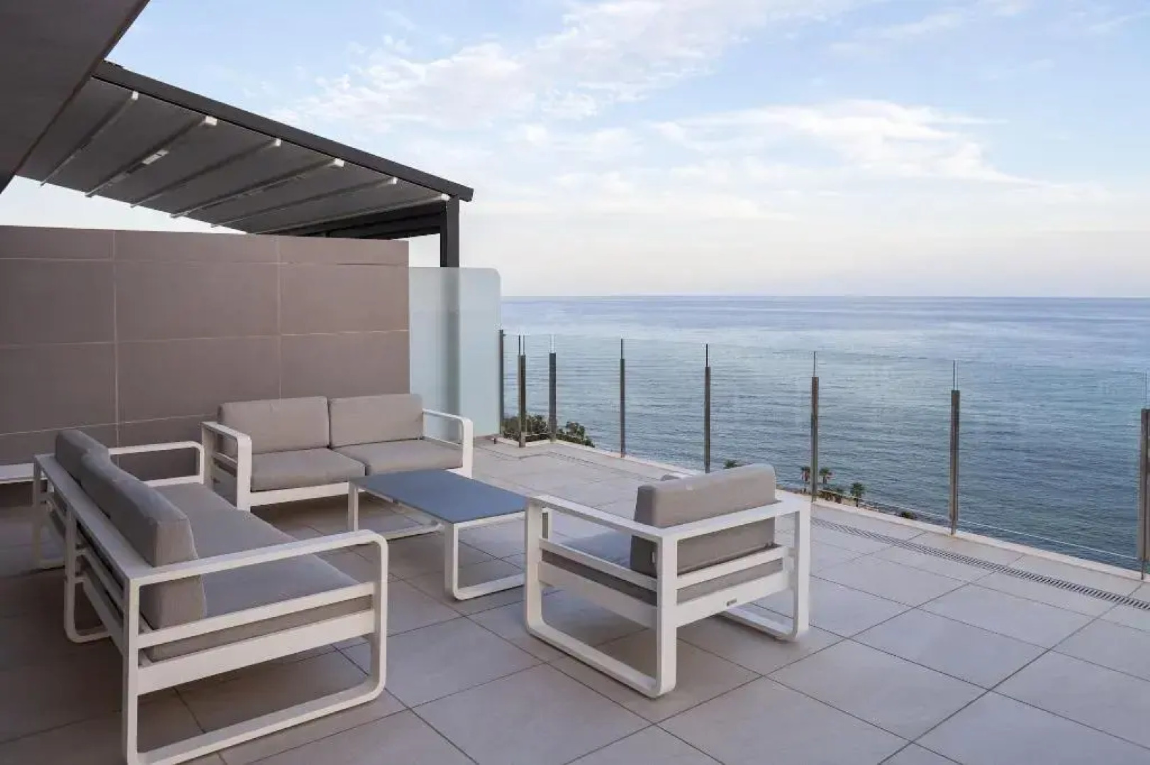 Blue Line Apartment Hotel