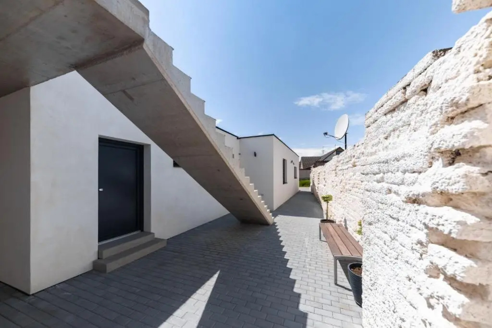 Marley & Me Apartments