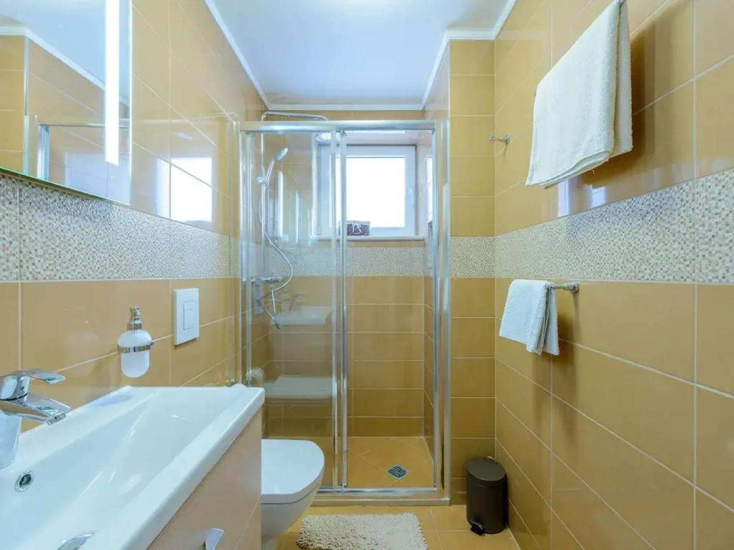 Villa Pave - Six-bedroom Villa With Terrace and Swimming Pool