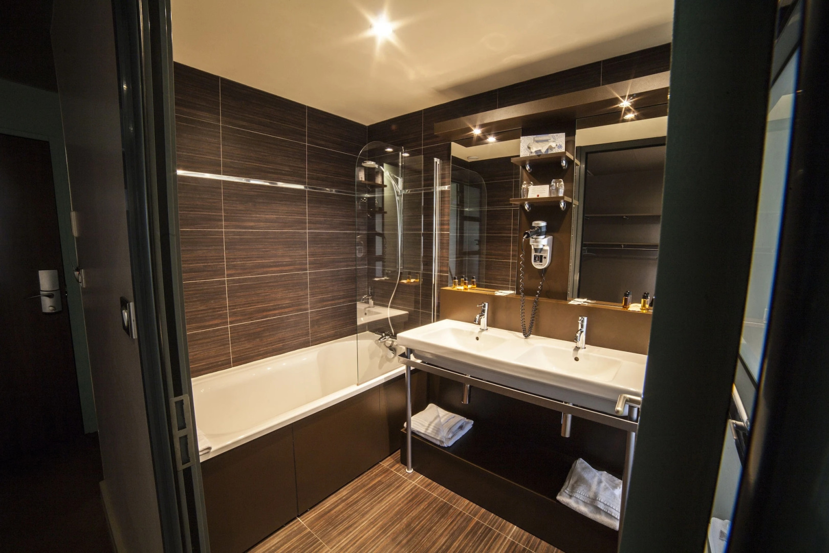 The Originals Boutique, La Maison Rouge