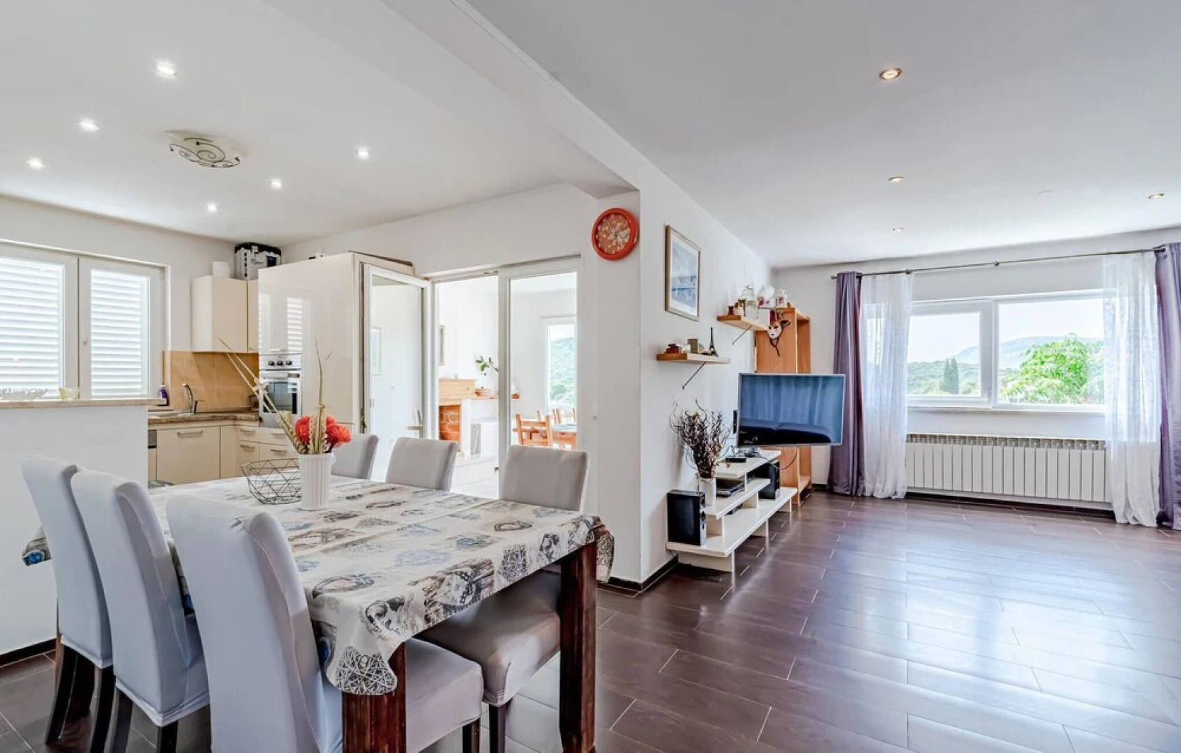 Stunning Home in Zrnovska Banja With Outdoor Swimming Pool, Wifi and 6 Bedrooms