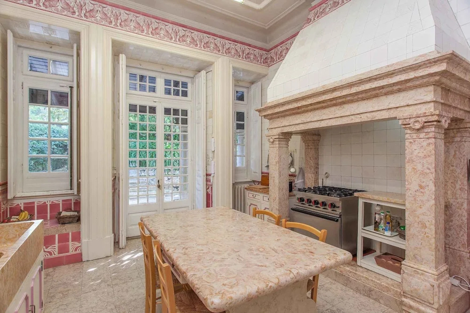 The Romantic Suites & Garden Guest House - Adults Only