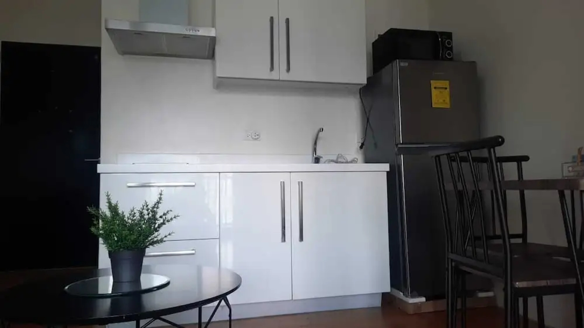 Oasis Regency @ Acqua Livingstone near Rockwell