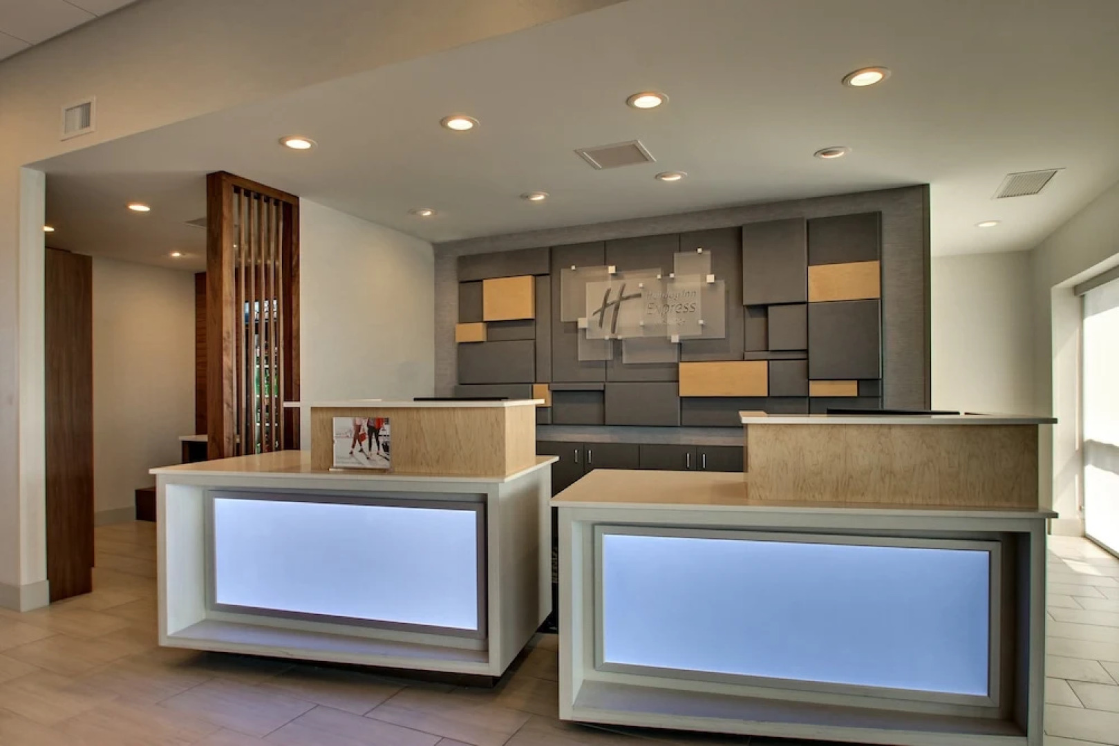 Holiday Inn Express & Suites Findlay North