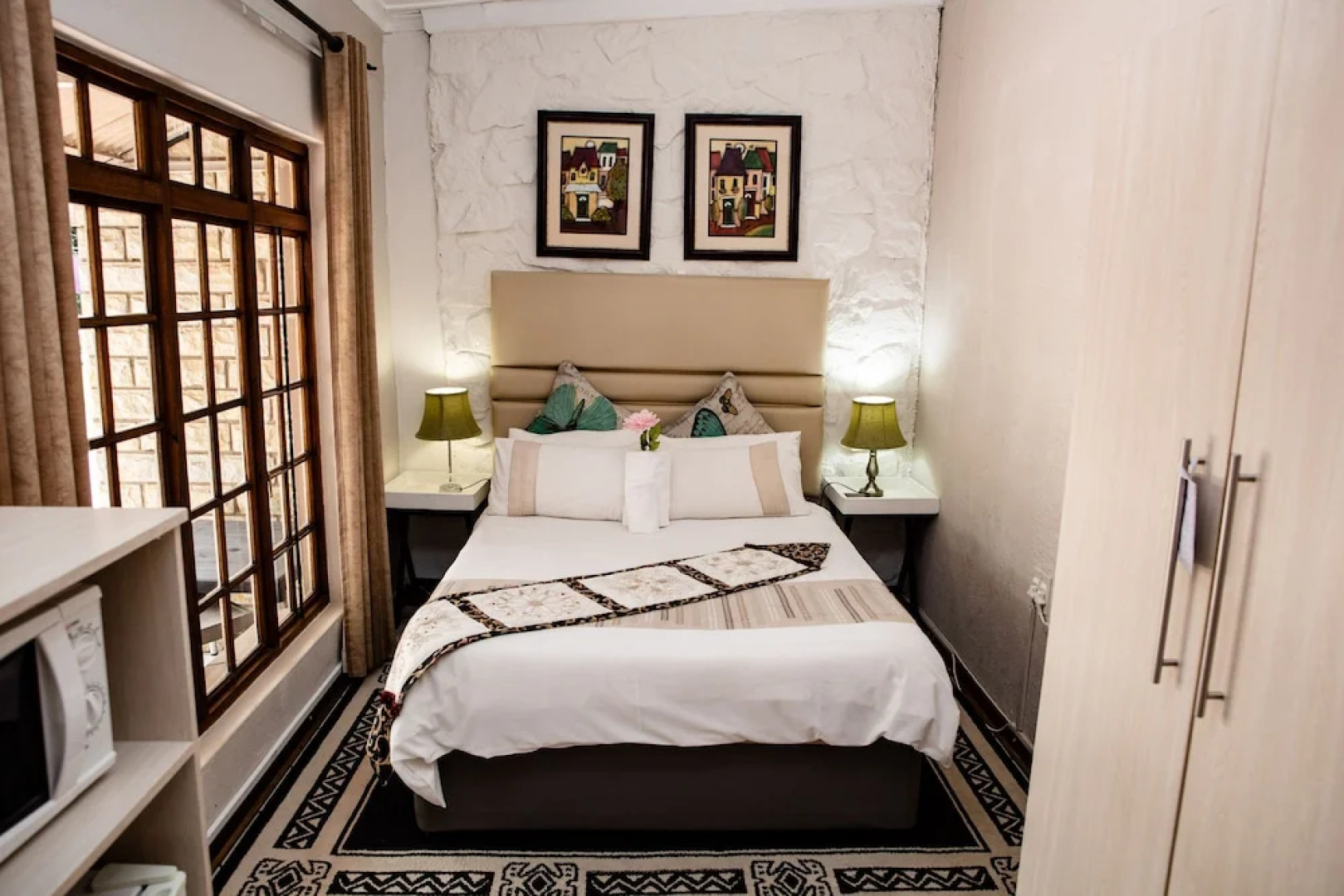 Woodpecker Guesthouse