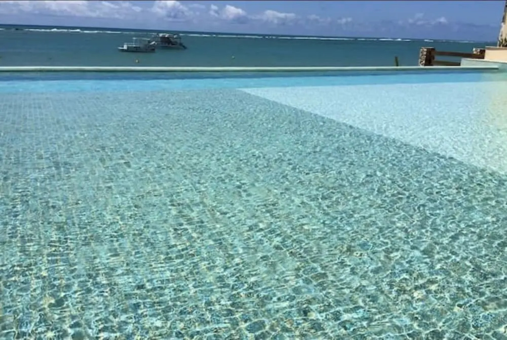 Cobertura Beira-Mar c/ Piscina Privativa – Barra Bali 417