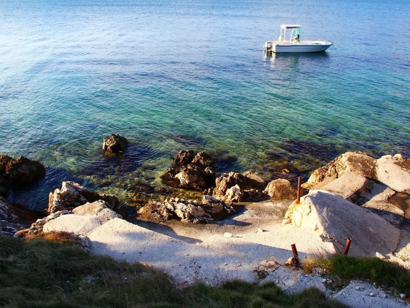 Majestic Villa in Okrug Donji With Swimming Pool