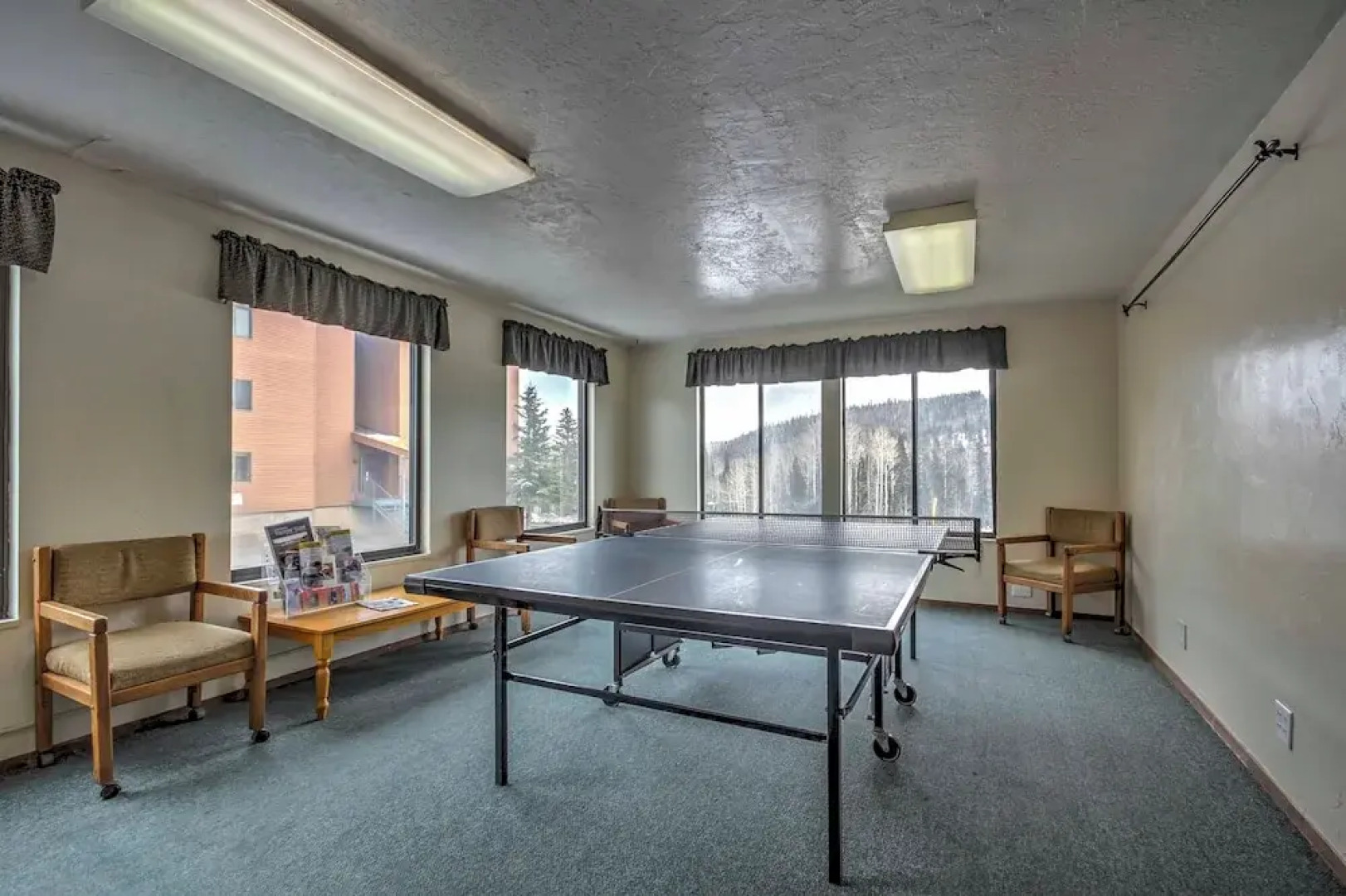 Romantic Ski Haven w/ Balcony: Brian Head Studio