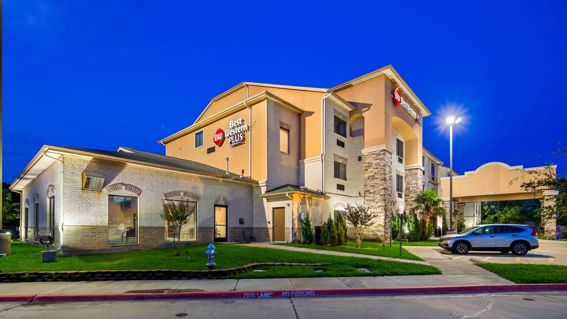 Best Western Plus Burleson Inn & Suites