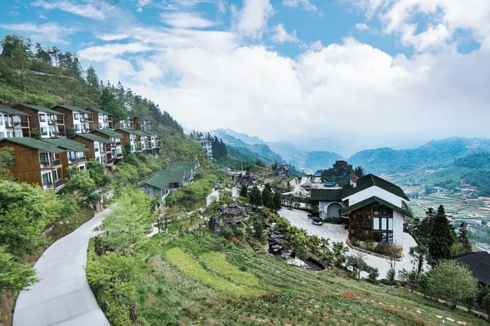 Sapa CatCat Hills Resort