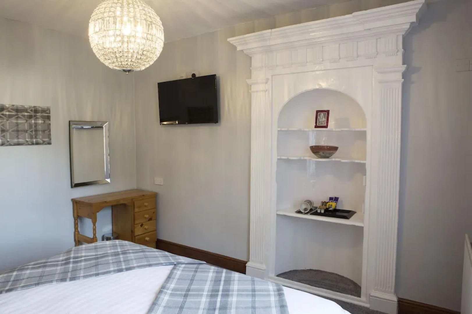 Crown and Cushion Appleby