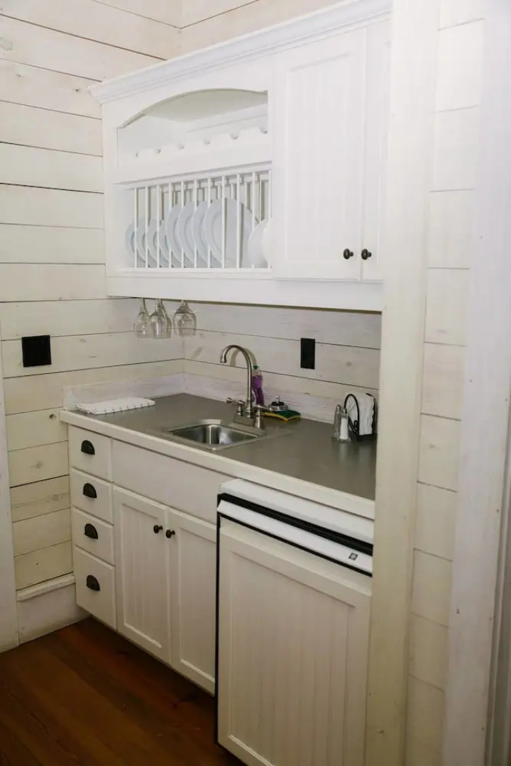 Ball House and Cottages