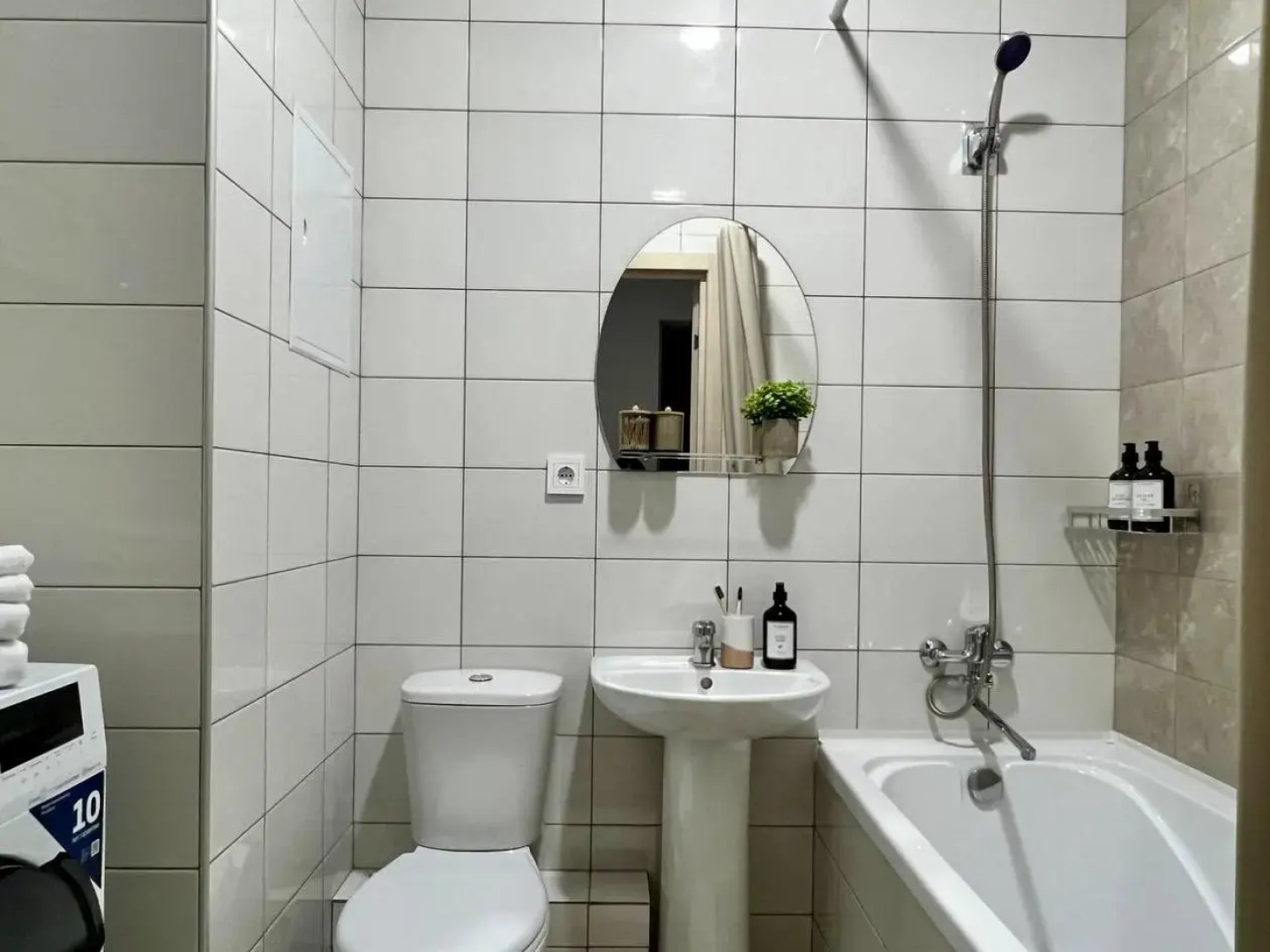 Хэппи Пипл на ул. Генерала Дьяконова, д.3