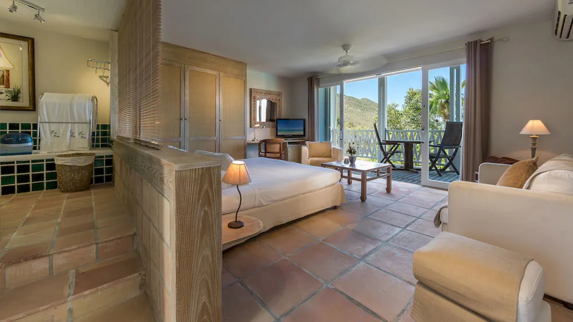 Caye Blanche Guest House