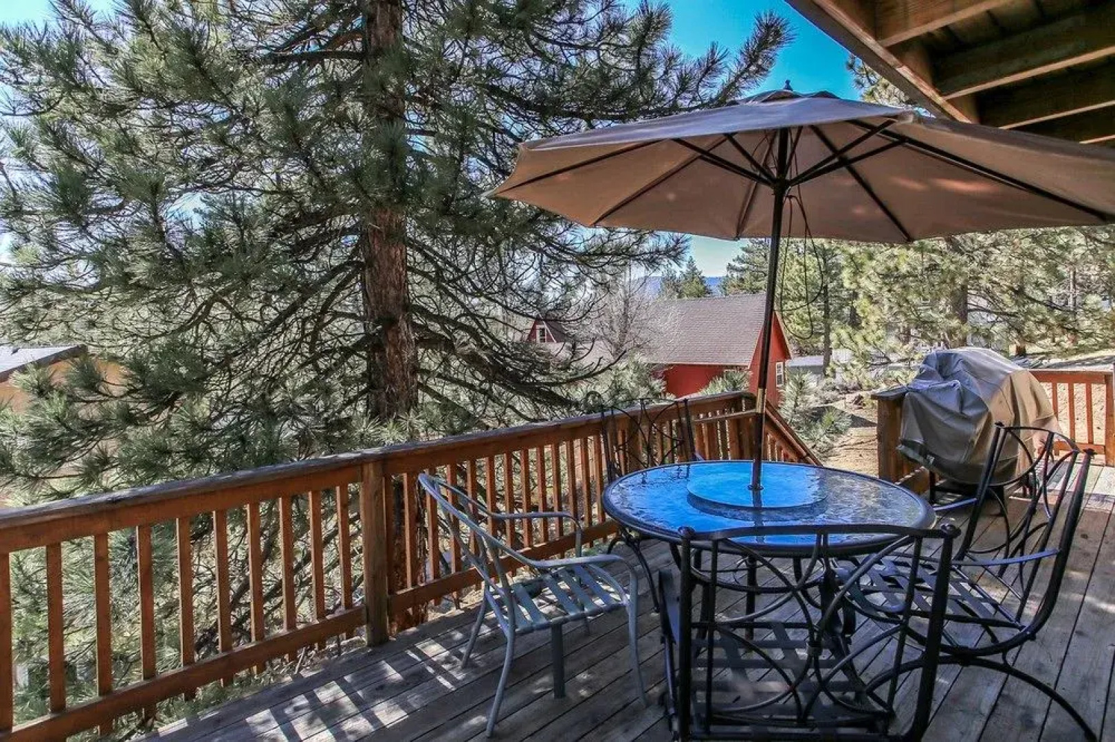 RedAwning "Cabin Big Bear" by the Lake