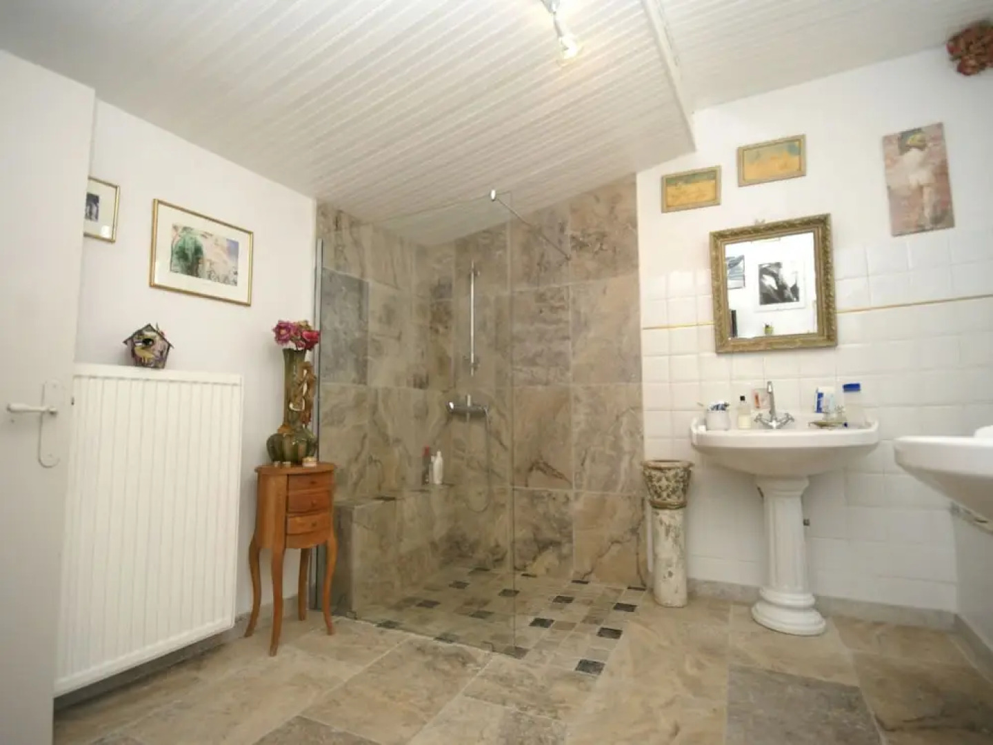 Quaint Holiday Home With Private Pool in Piolenc France