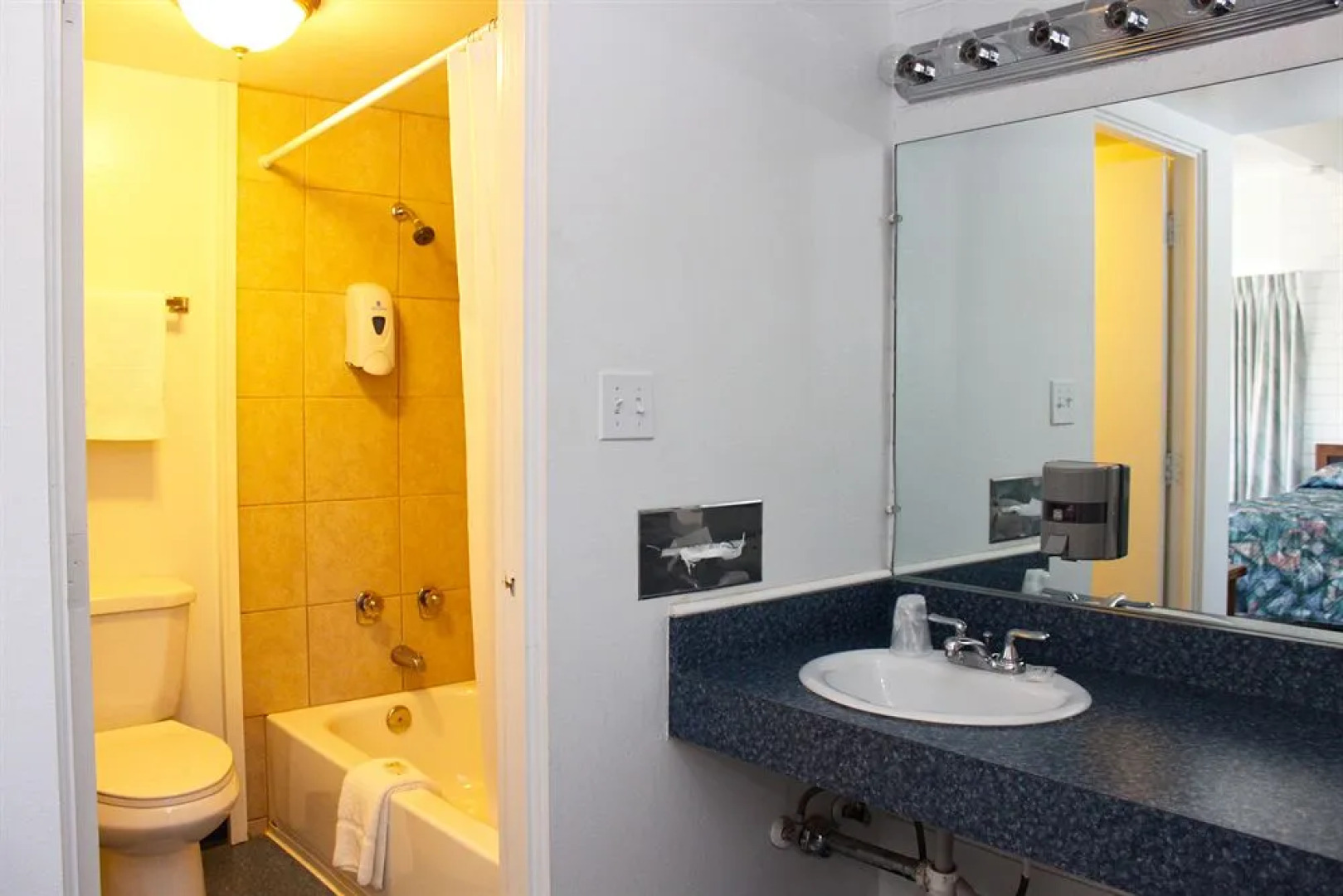 Lake Mohave Marina & Lodge