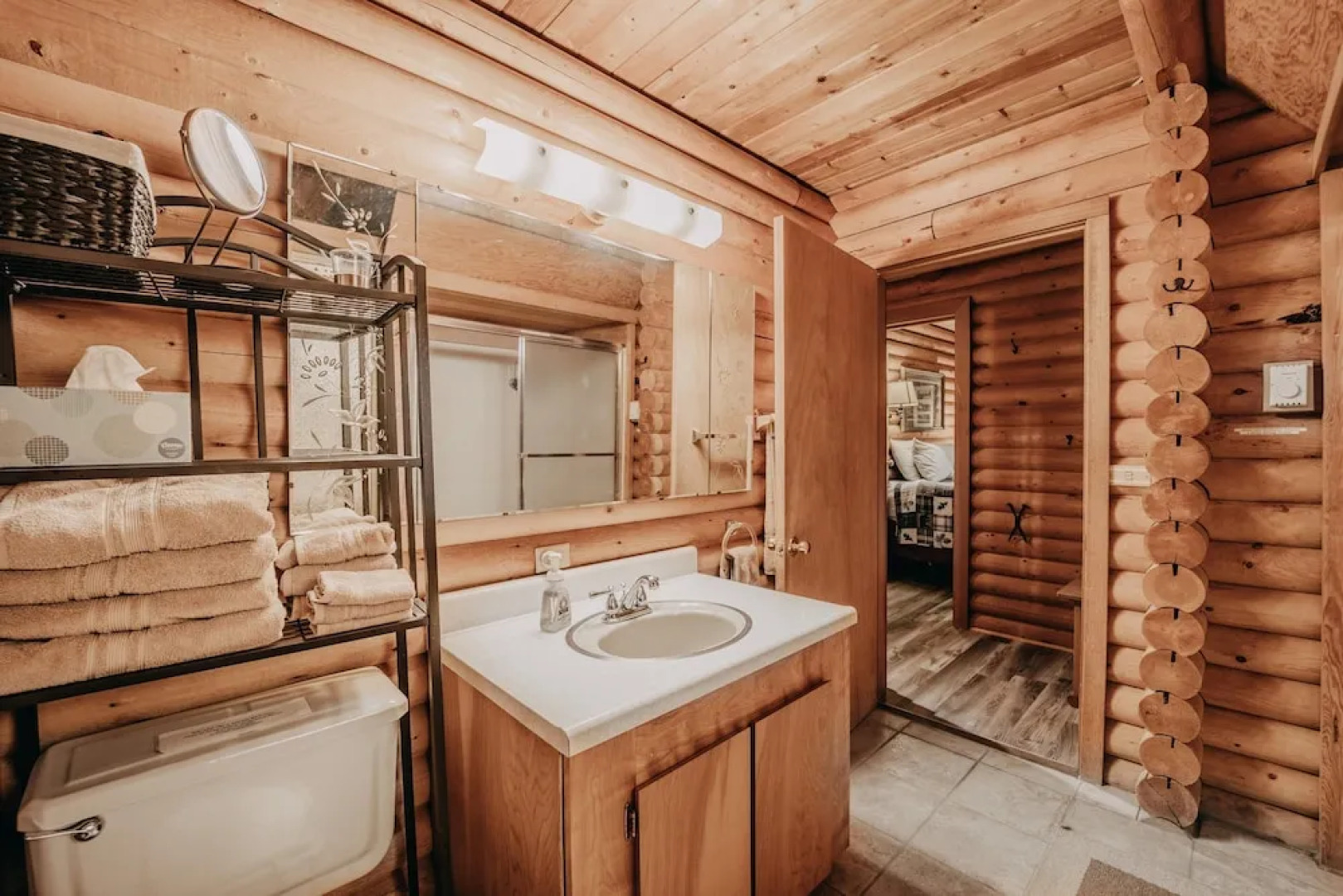 Baker Rim Cabin 17 - A Rustic Family Cabin With Modern Features