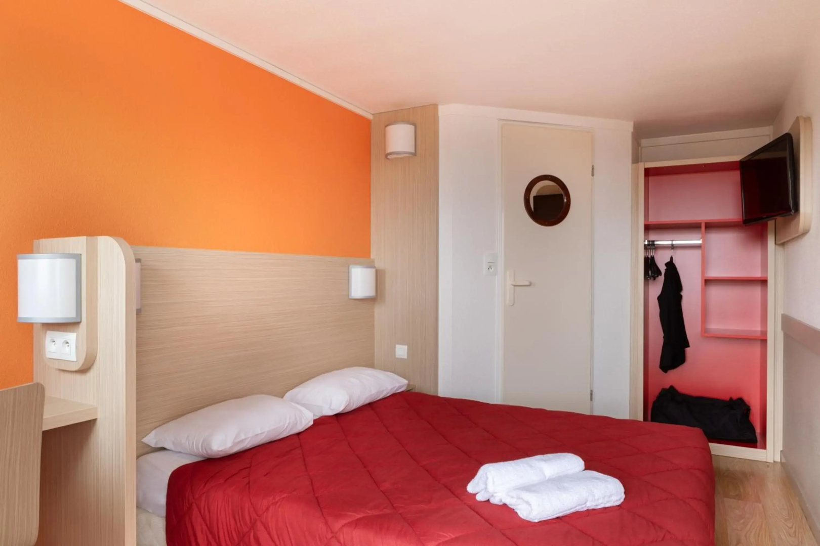 Première Classe La Ville-Du-Bois