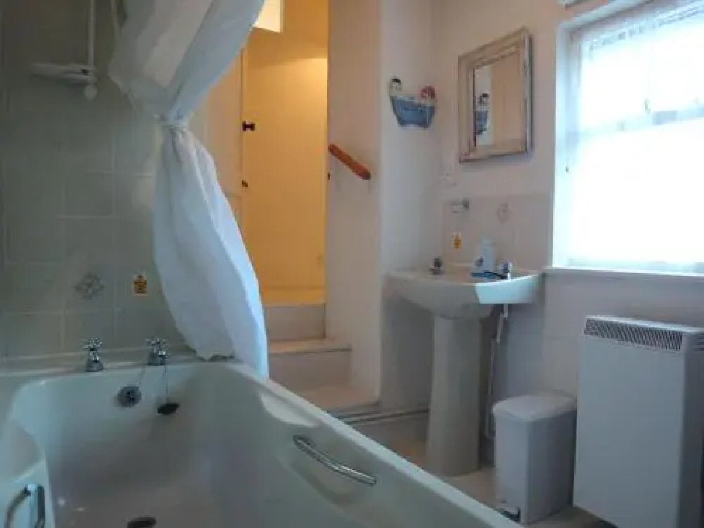 Kings Corner, Kingston