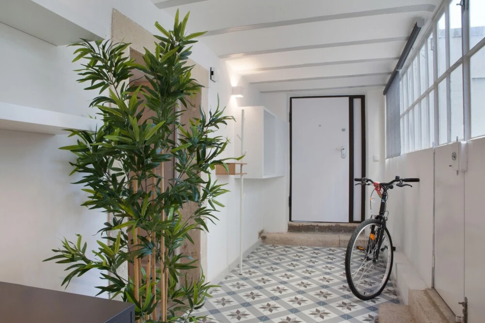 Great Location Close to the Metro