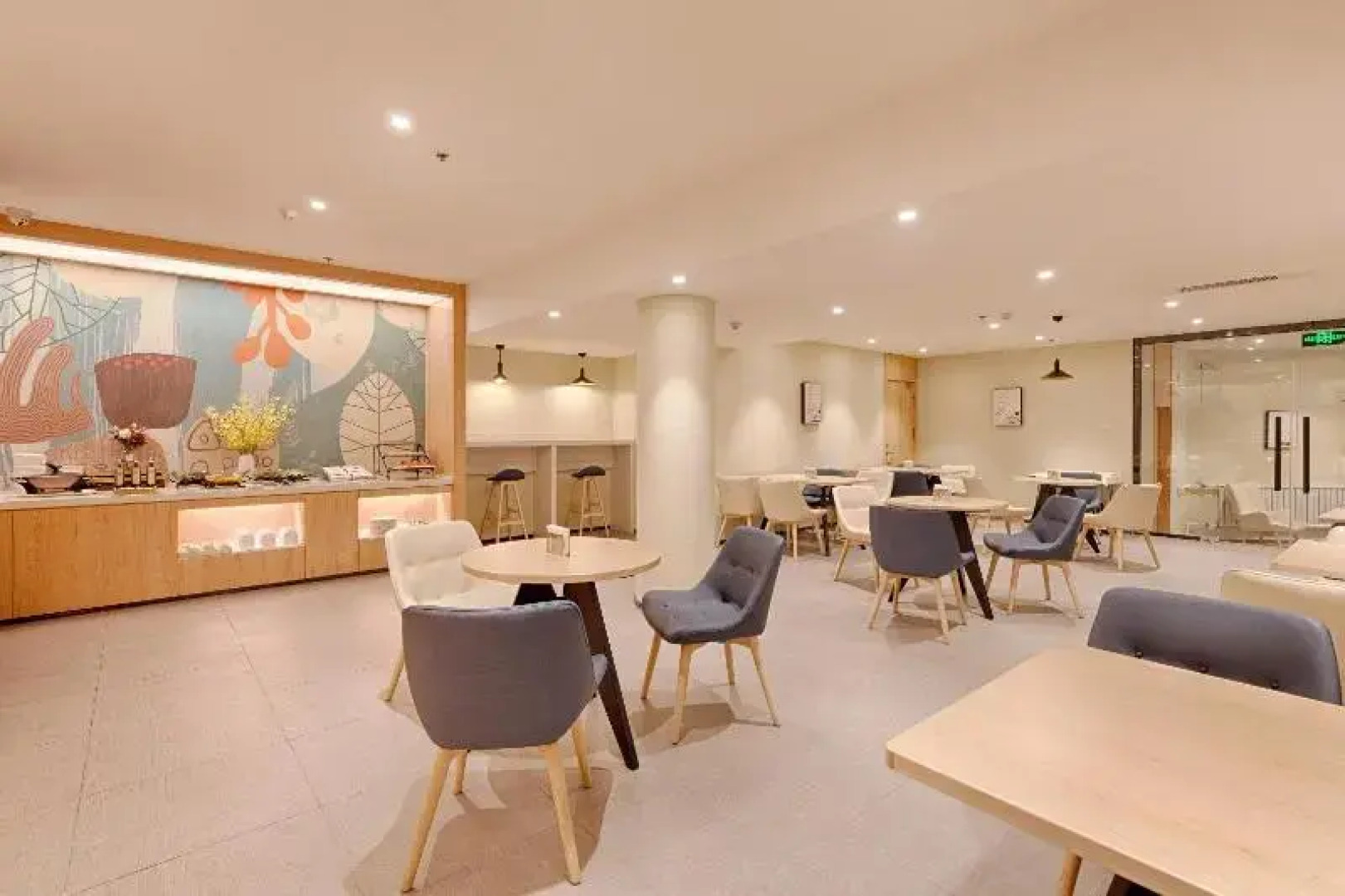 Hanting Hotel (Binzhou Zhongbai Building)