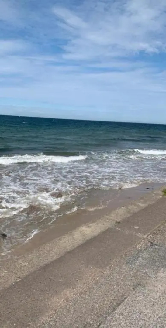 Harbour And River View, Beach 50m From Doorstep & Free Parking