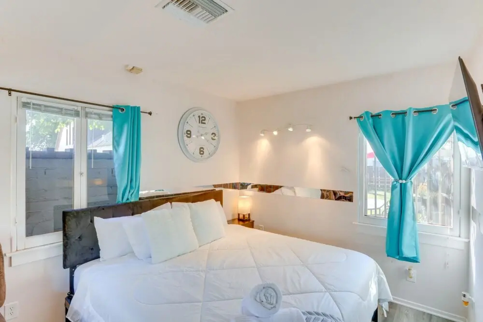 Colton Studio w/ Fire Pit, 4 Mi to San Bernardino!