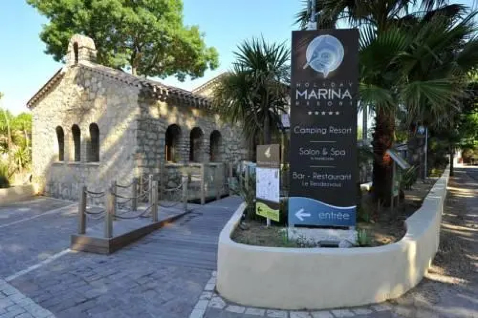 Holiday Marina Resort