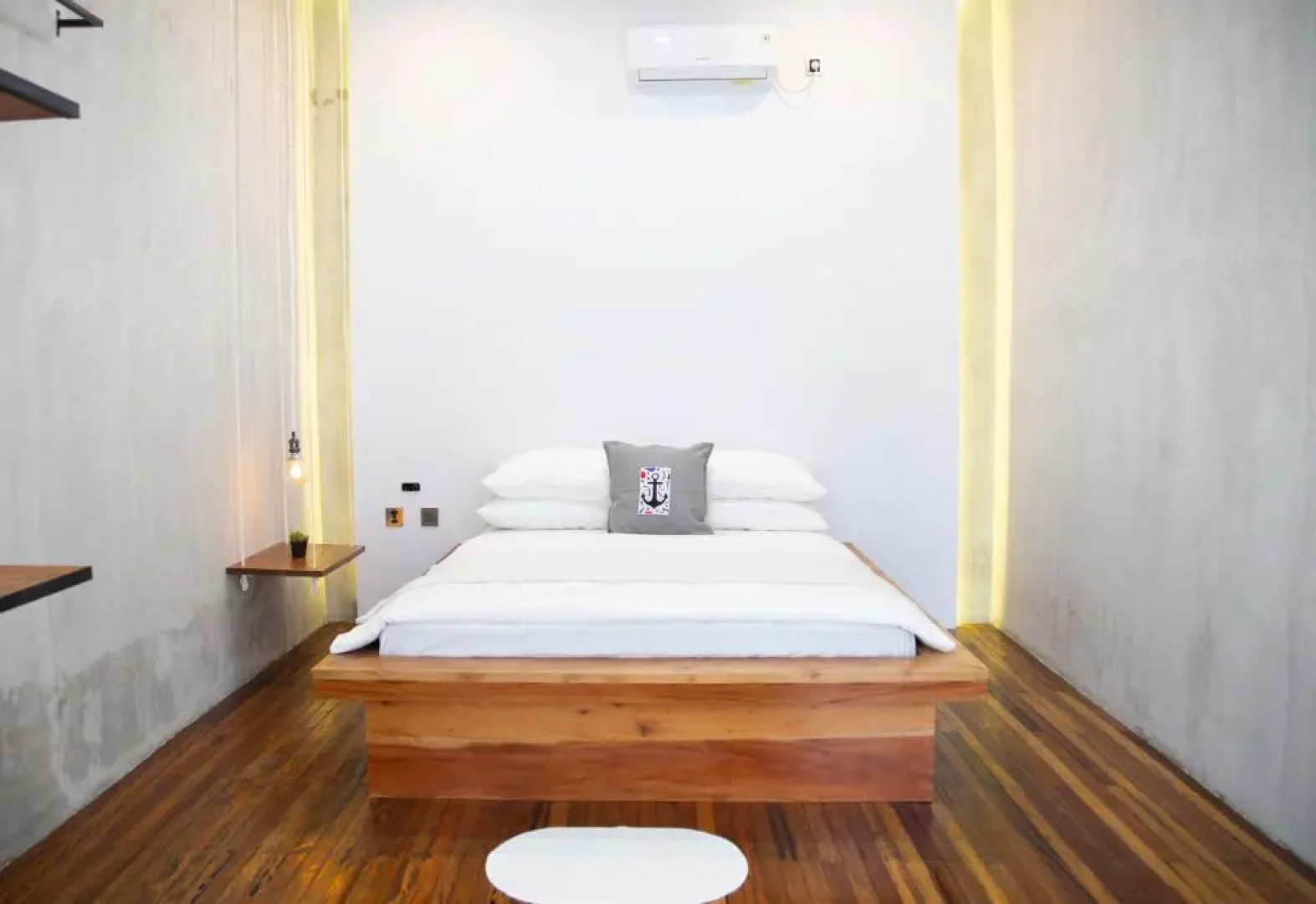 Flores Passport House