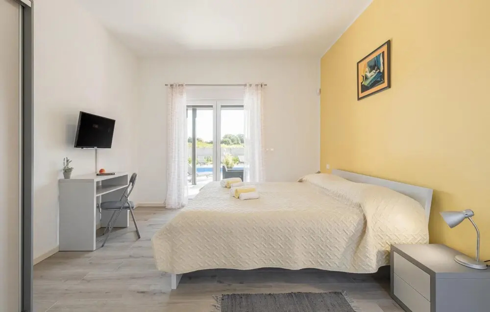 Stunning Home in Kujici With Sauna, Wifi and 5 Bedrooms