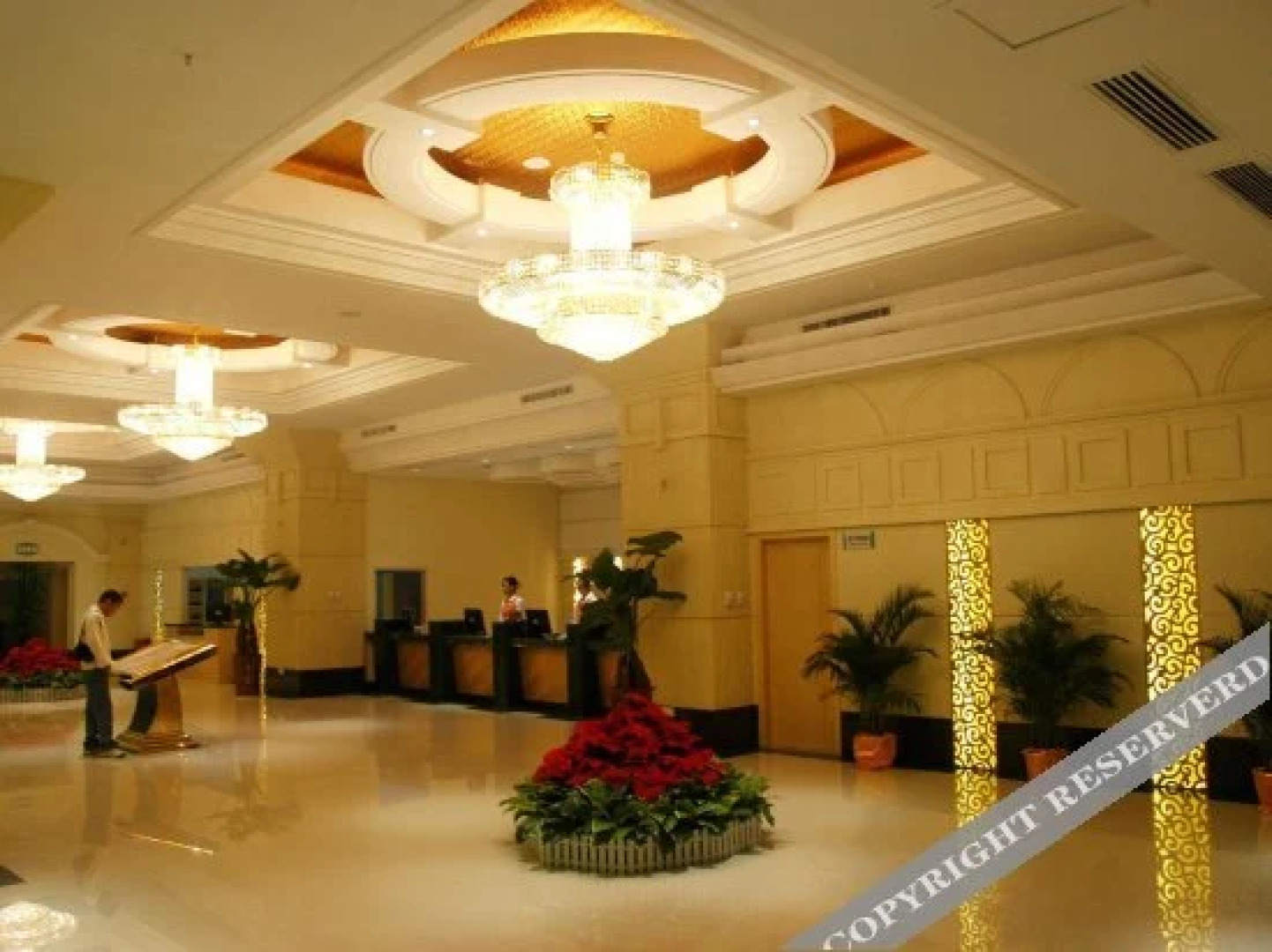 Xiangyang Oriental Hawaii Holiday Hotel