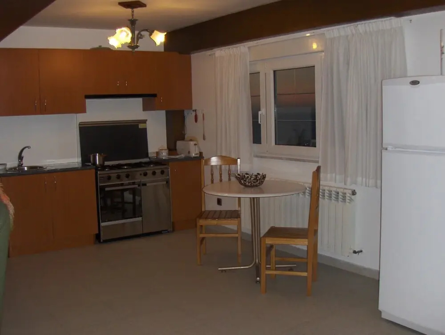 Beautiful Chalet With Spectacular Ocean Views