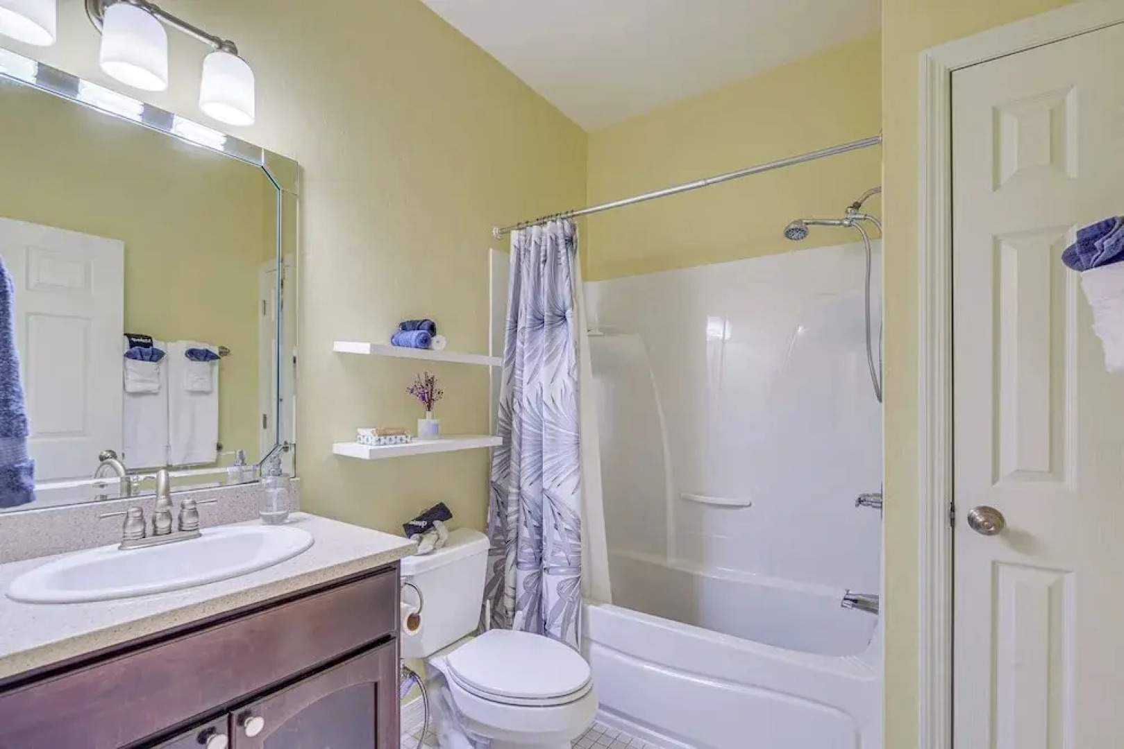 Steps to Beach: Waterfront Cedar Key Home!